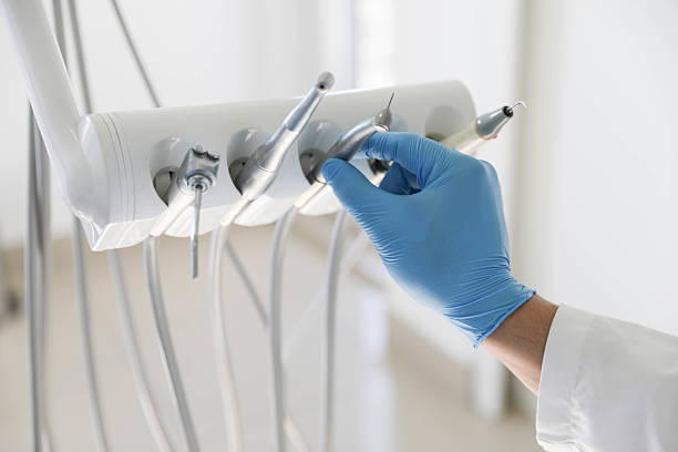Professional Emergency Dentist technician working in Orlovista, FL